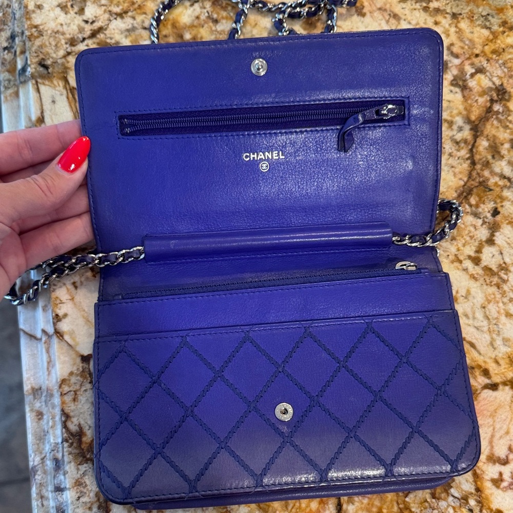 CHANEL Purple wallet on chain - Picture 4 of 5